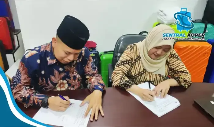 Penandatanganan kerja sama travel dengan Sentral Koper (PT AKM)